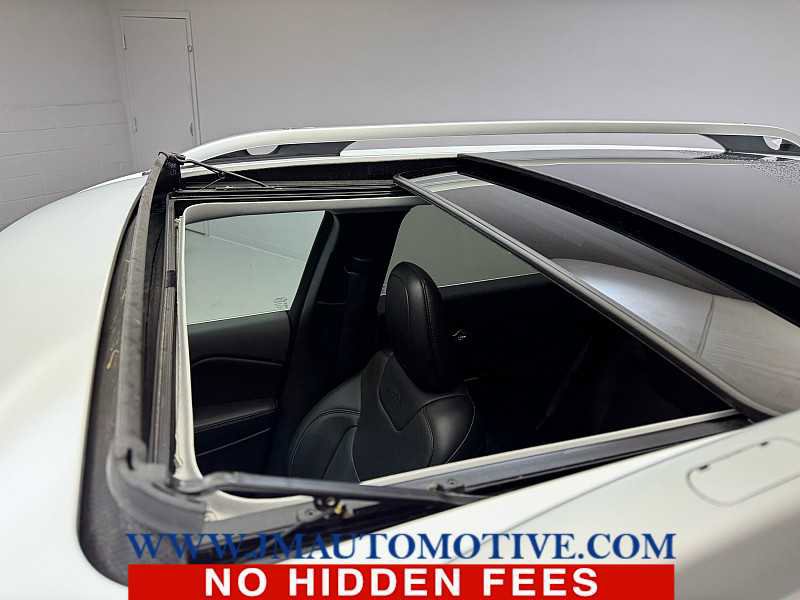 Used 2019 Jeep Cherokee Limited image 11