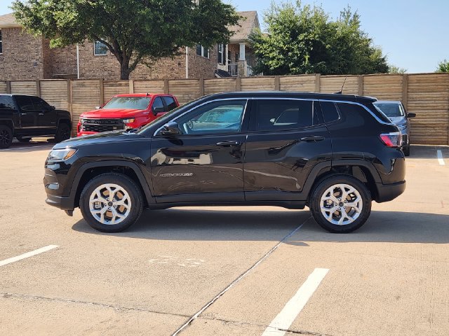 Used 2025 Jeep Compass Sport w/ Mopar Graphics Package AWD/4WD image 12