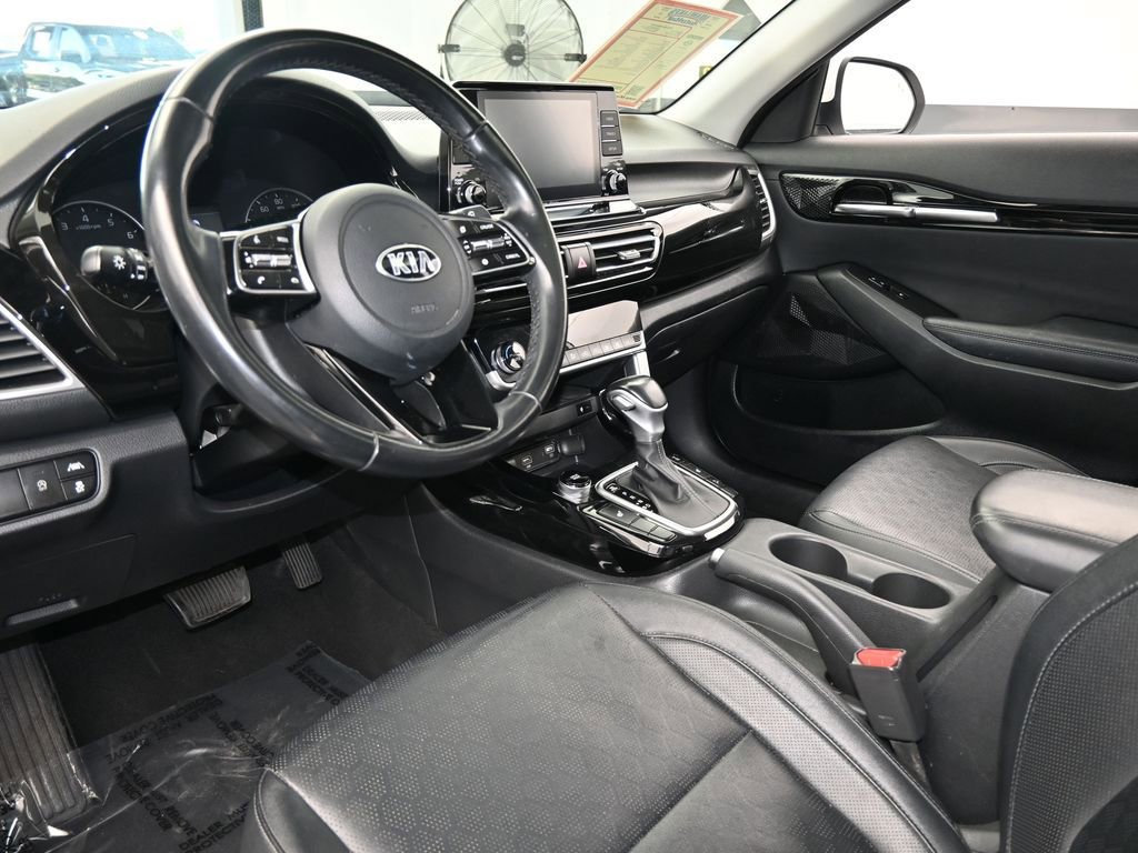 Used 2021 Kia Seltos EX image 13