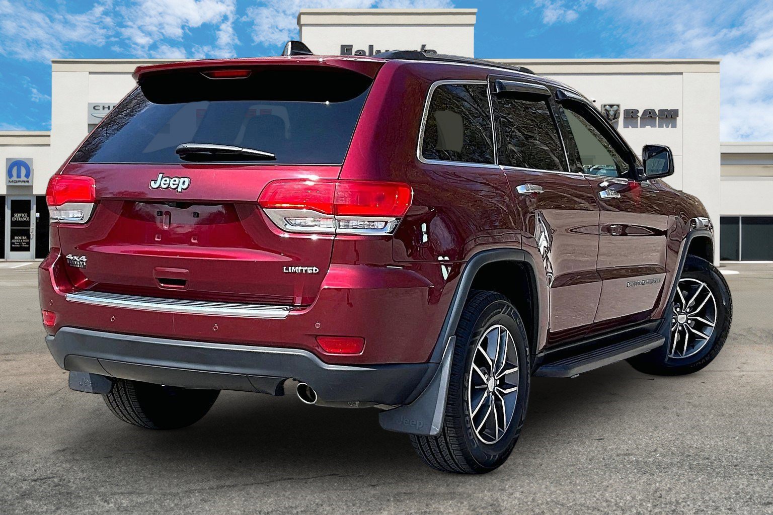 Used 2017 Jeep Grand Cherokee Limited image 2