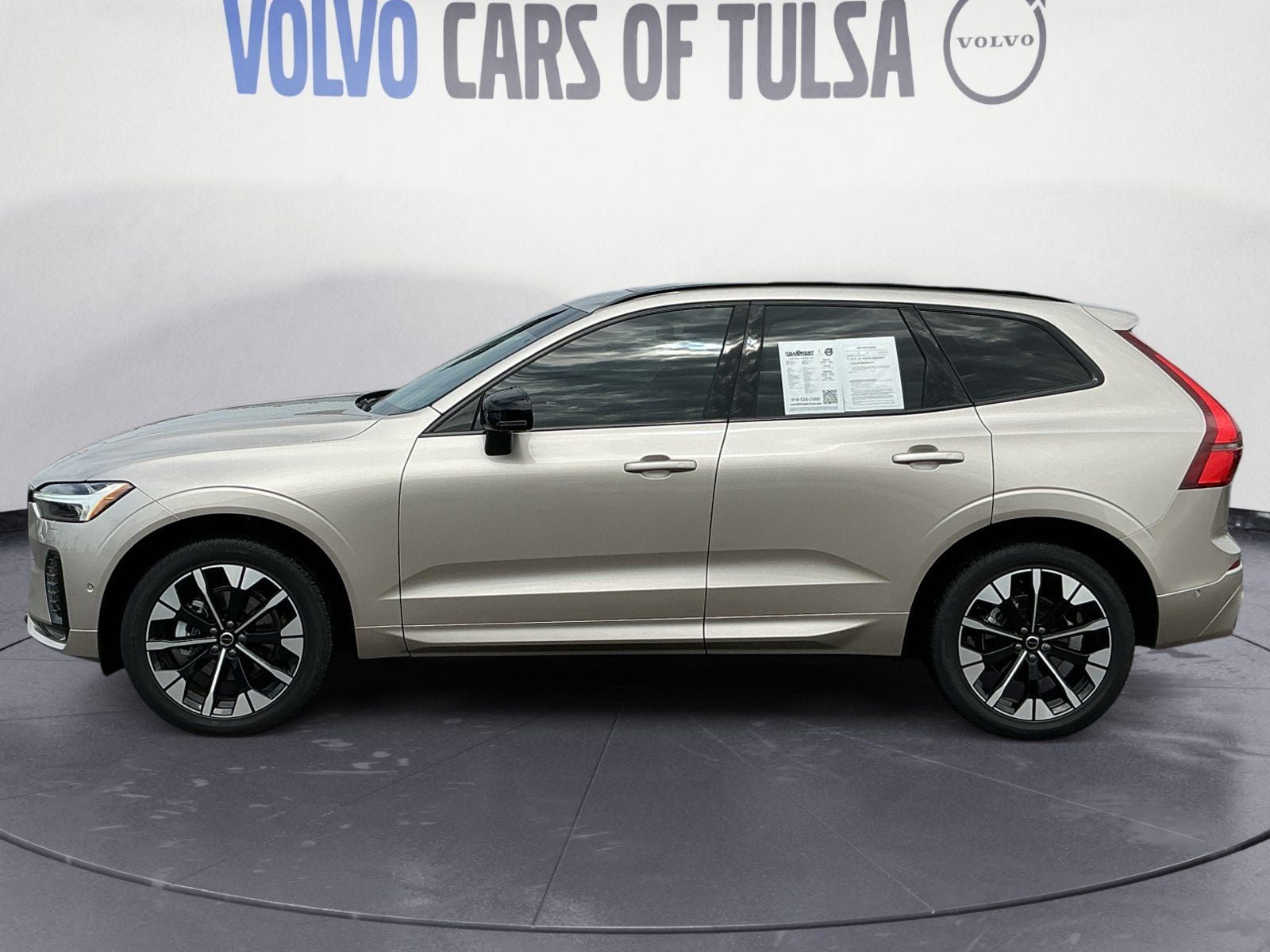 Used 2026 Volvo XC60 B5 Plus w/ Protection Package Premier AWD/4WD image 2