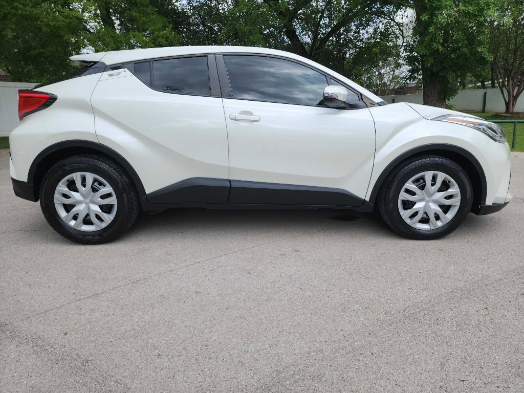 Used 2021 Toyota C-HR LE FWD image 8