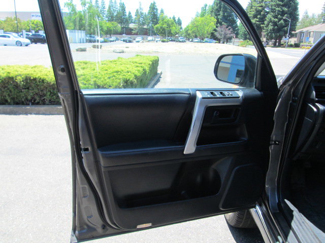 Used 2011 Toyota 4Runner Limited image 9
