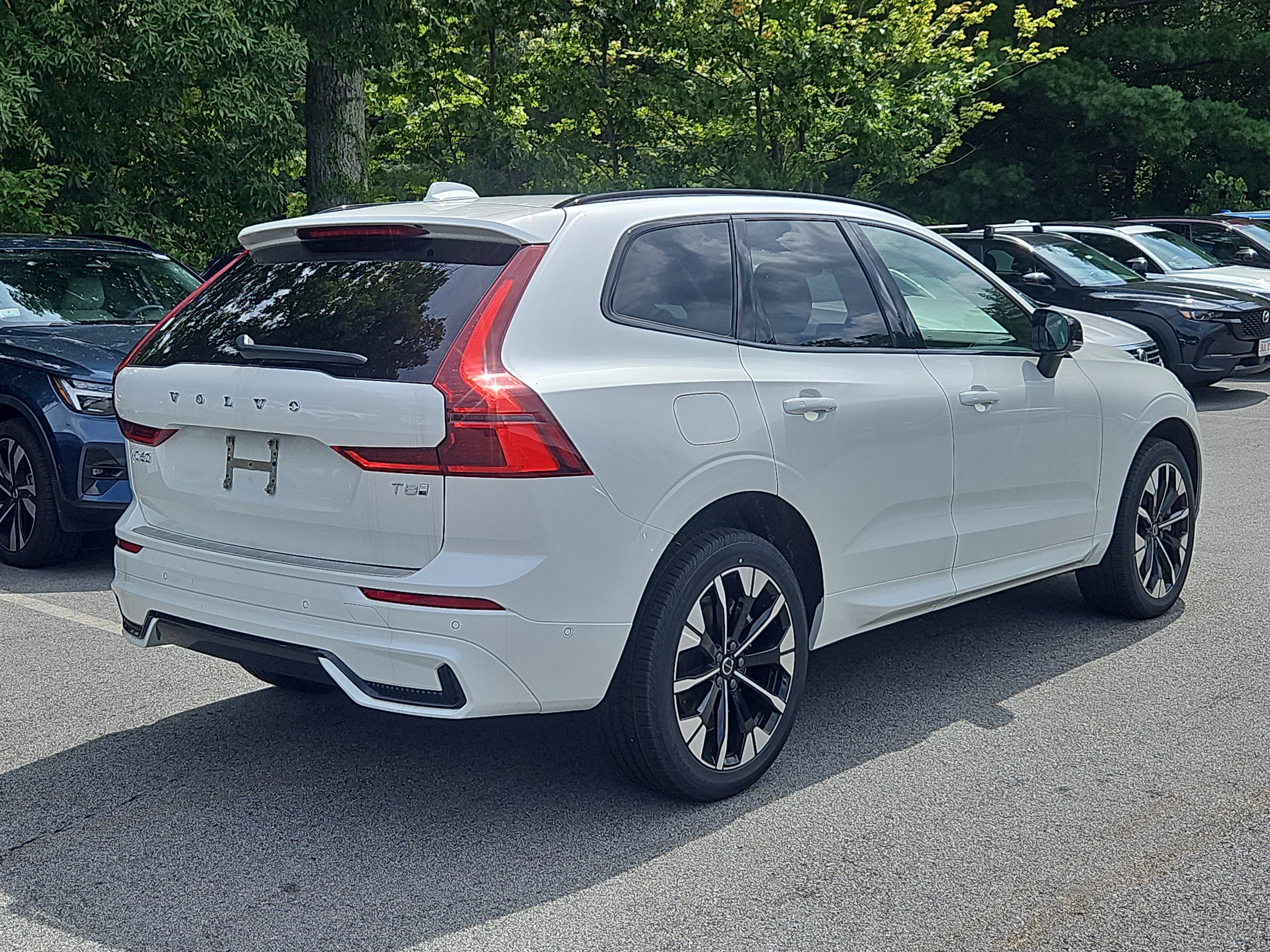 New 2026 Volvo XC60 T8 Plus w/ Protection Package Premier AWD/4WD image 2