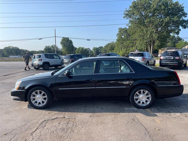 Used 2009 Cadillac DTS w/ Sun And Sound Package FWD image 7