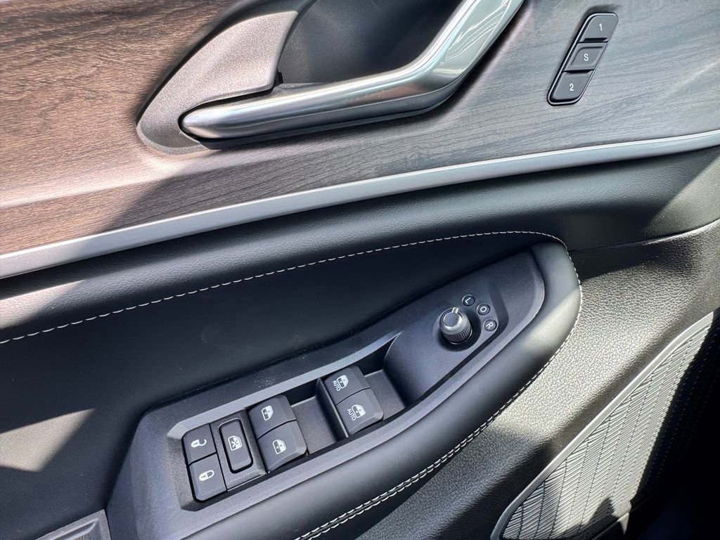 New 2026 Jeep Grand Cherokee L Limited AWD/4WD image 23