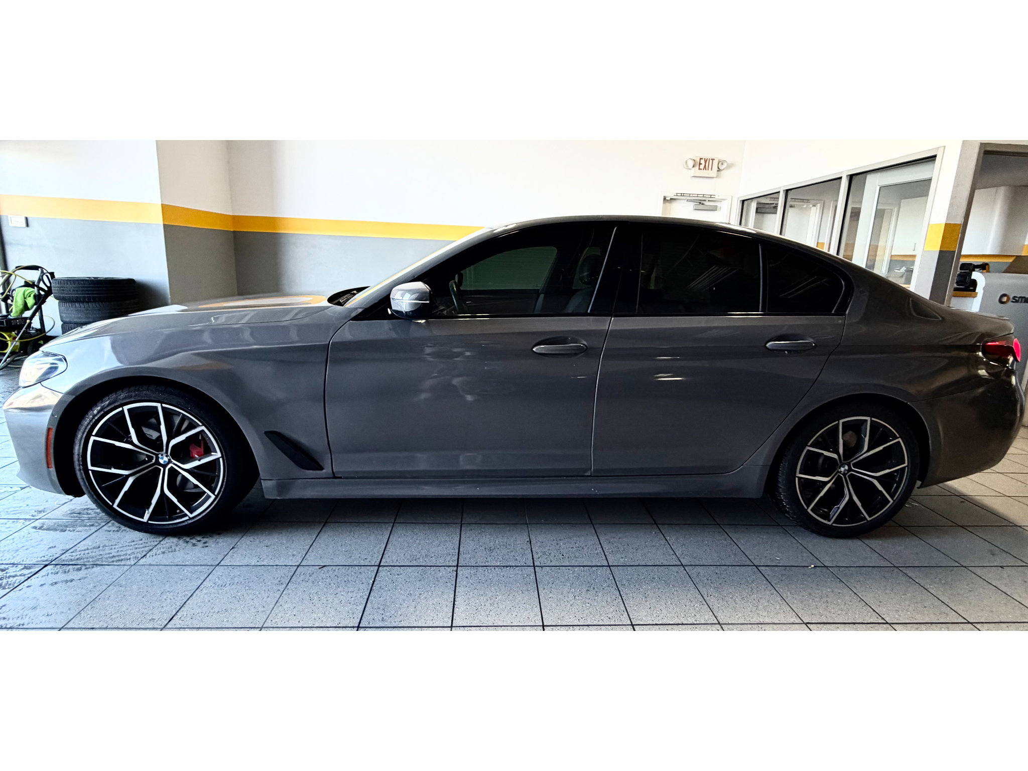 Used 2022 BMW 530i w/ M Sport Package RWD image 12