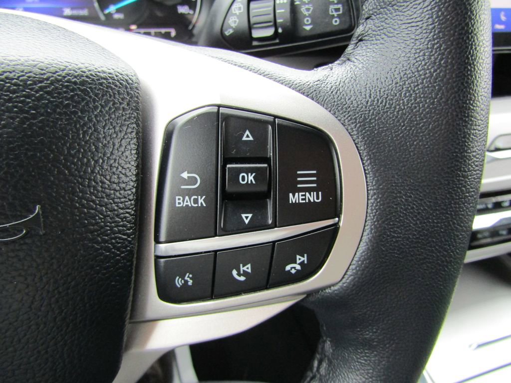 Used 2024 Ford Explorer XLT w/ Equipment Group 202A AWD/4WD image 26