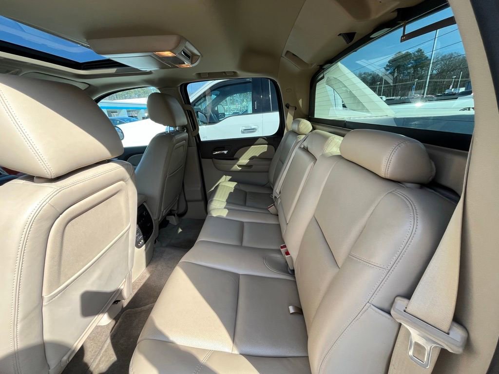 Used 2013 Chevrolet Avalanche LTZ image 11