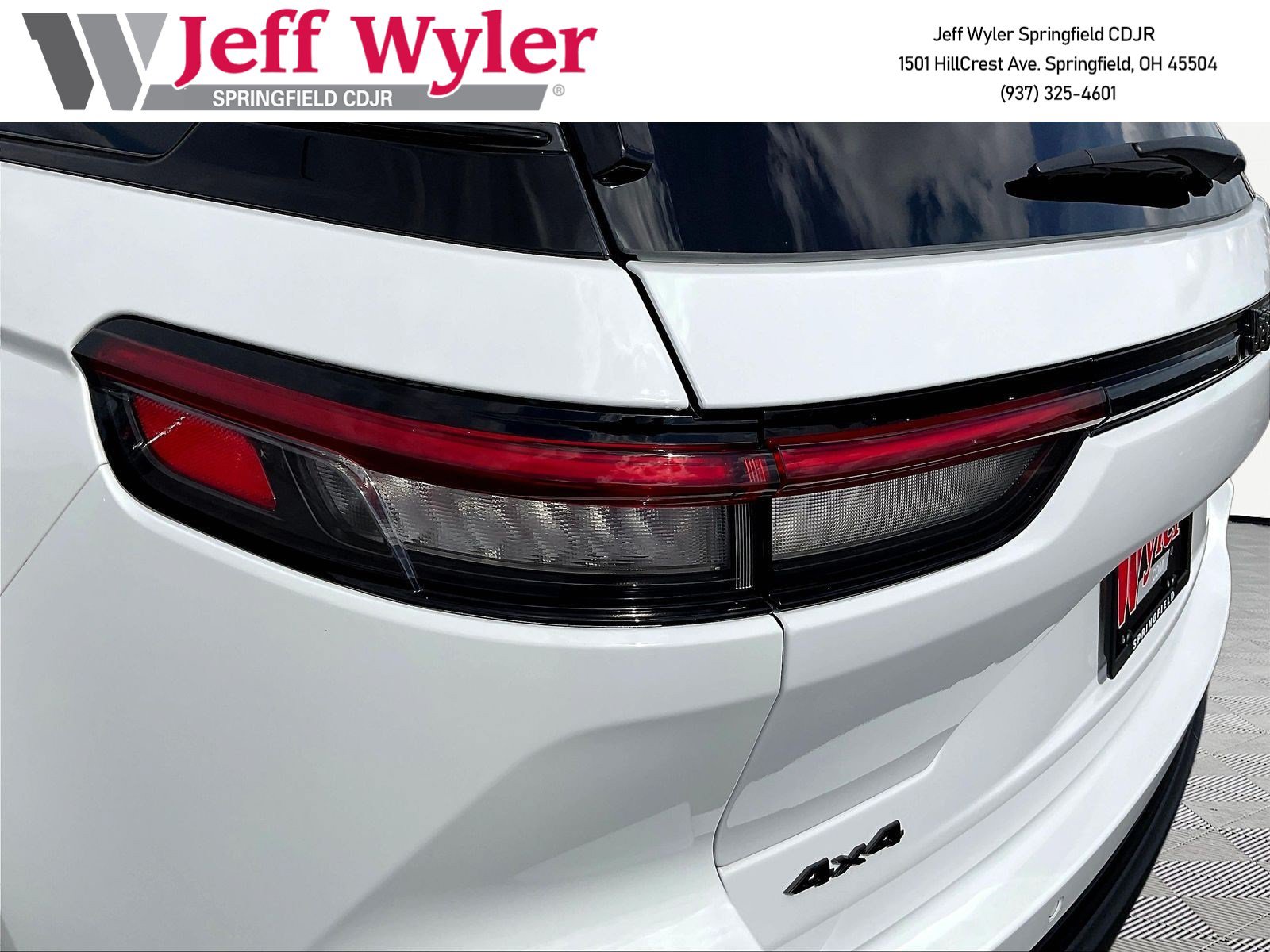 New 2025 Jeep Grand Cherokee 4WD image 16