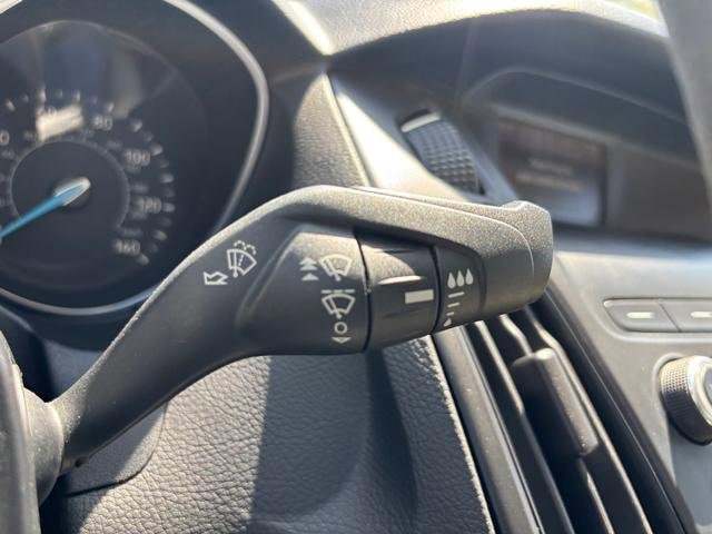 Used 2018 Ford Focus SE FWD image 24