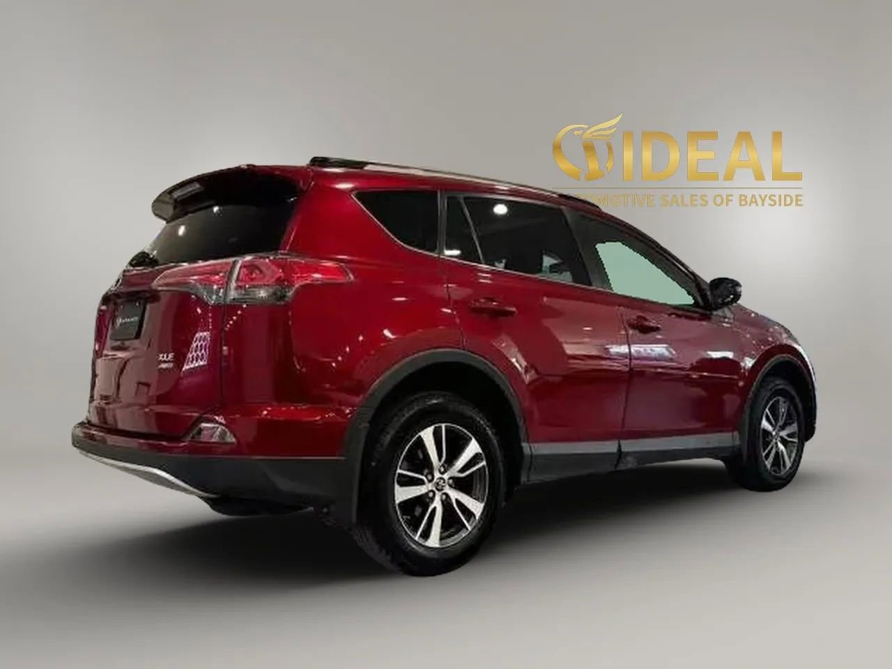 Used 2018 Toyota RAV4 XLE w/ Plus Extra Value Package AWD/4WD image 3
