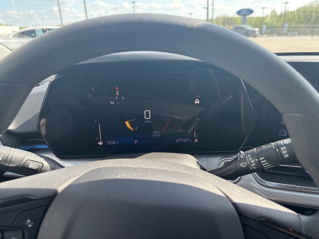 Used 2025 Chevrolet Trax LT image 14