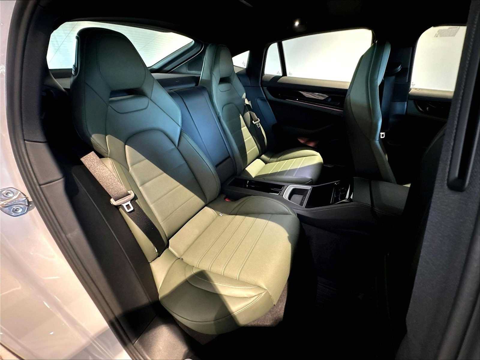 Used 2024 Porsche Panamera 4 AWD/4WD image 32