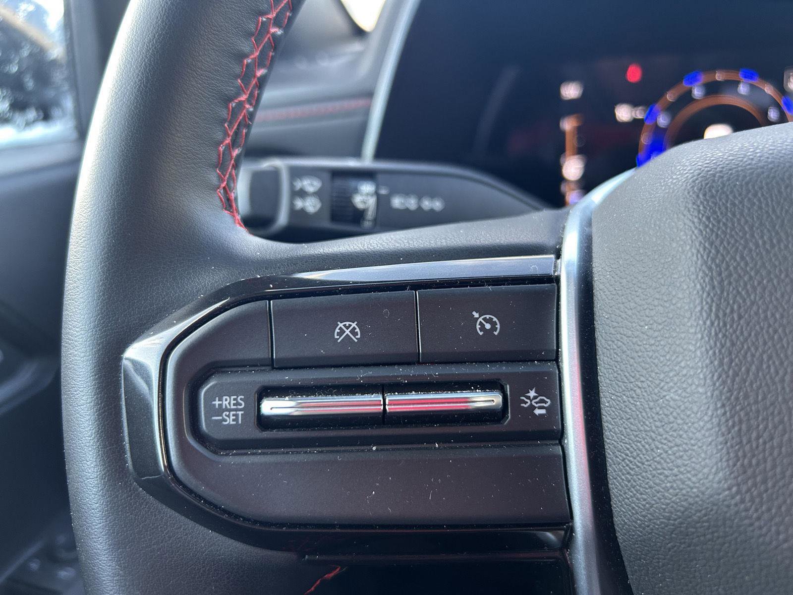 Used 2023 Chevrolet Colorado Z71 w/ Z71 Convenience Package 2 image 12