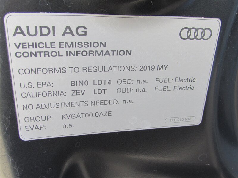Used 2019 Audi e-tron Prestige w/ Prestige Package AWD/4WD image 35