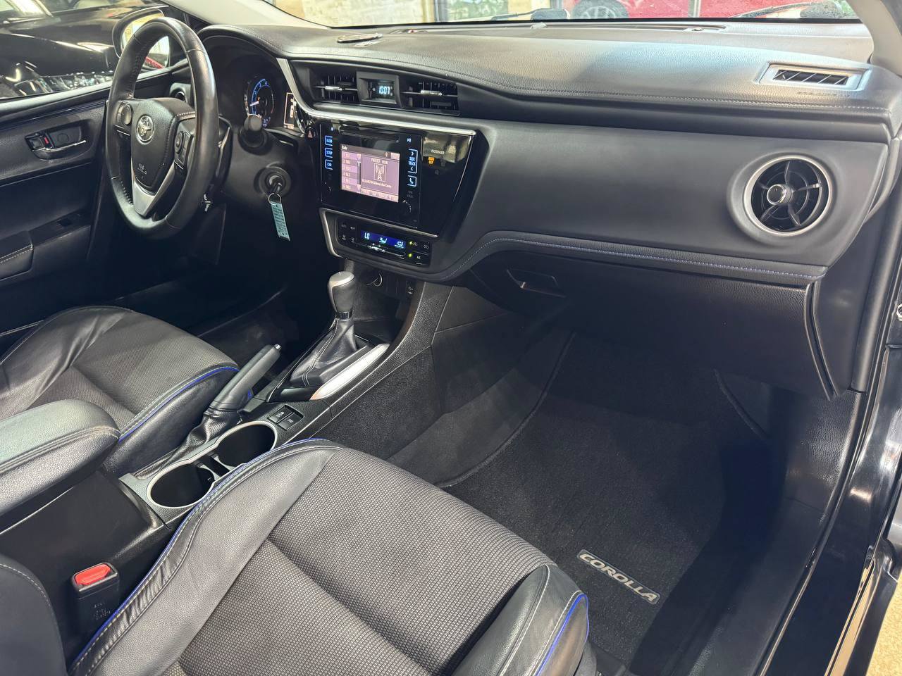 Used 2017 Toyota Corolla SE FWD image 9
