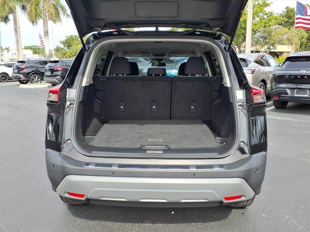 Certified 2023 Nissan Rogue SV image 32