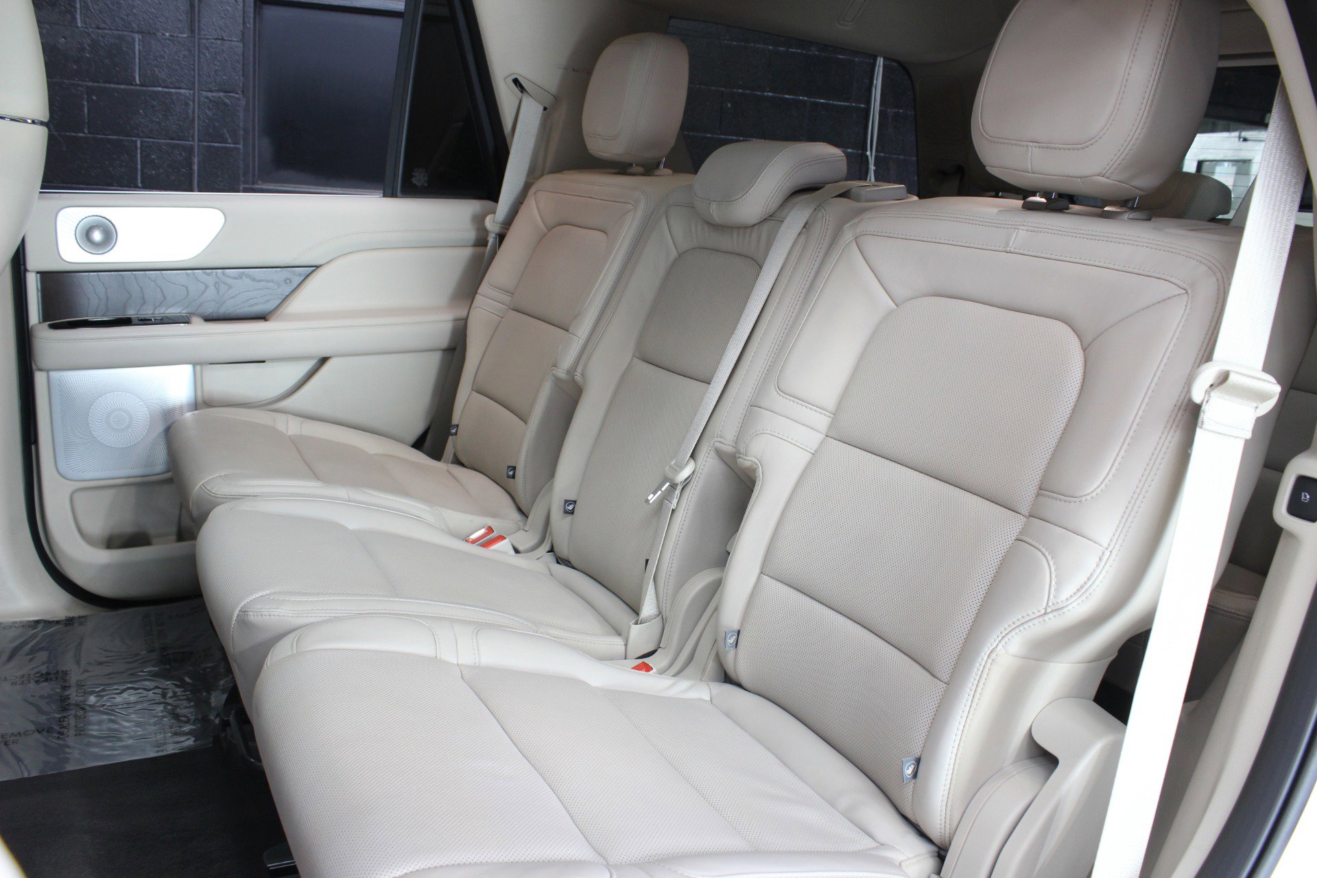 Used 2021 Lincoln Navigator Reserve w/ Luxury Package image 39