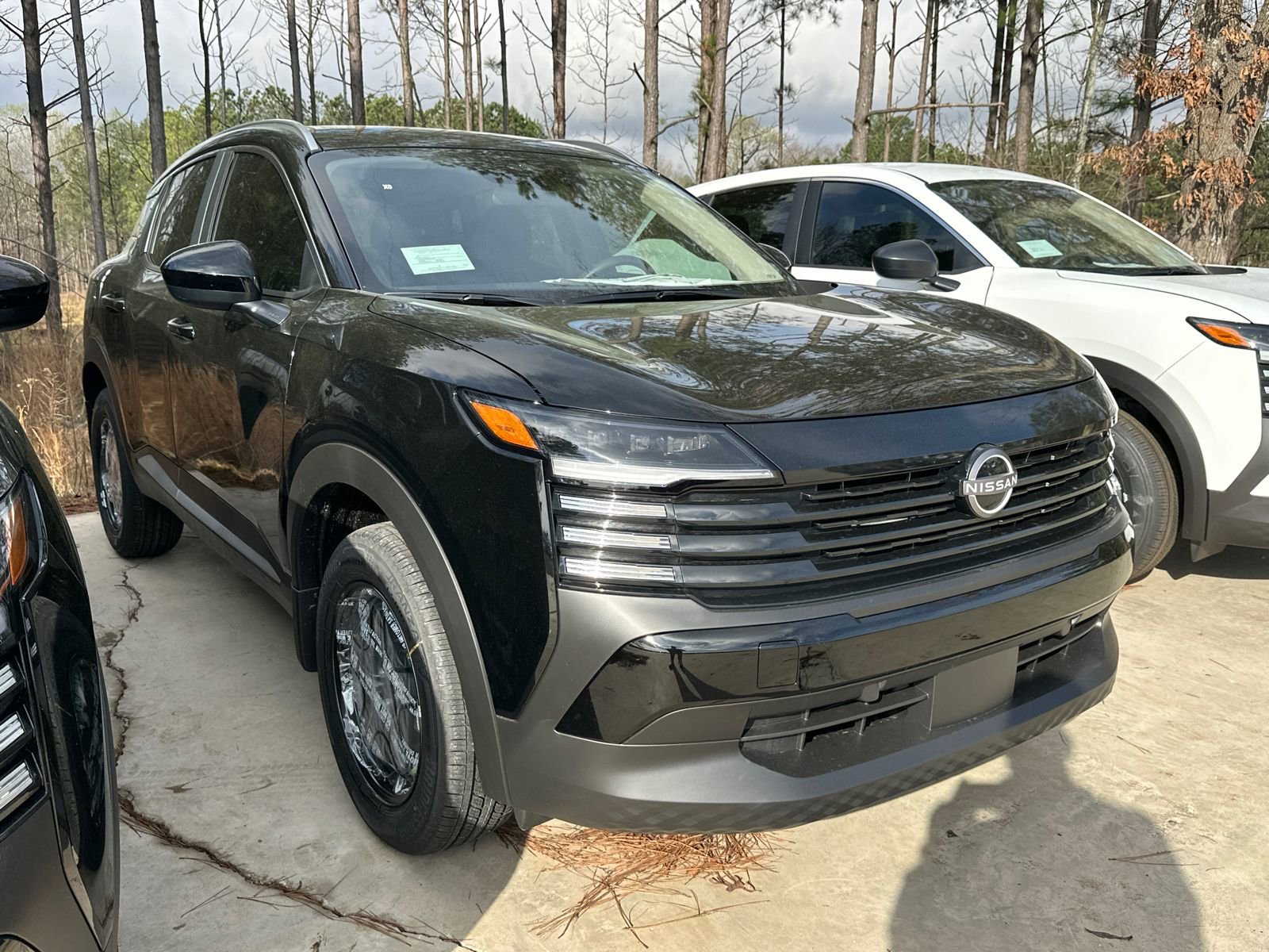 New 2026 Nissan Kicks SV w/ Charging Package image 3