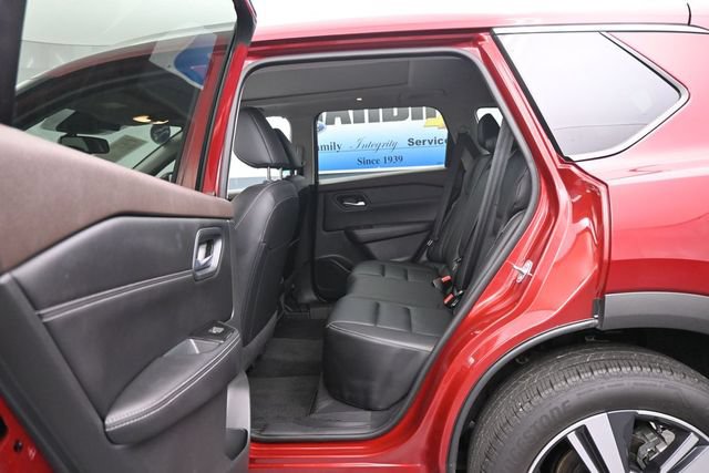 Used 2023 Nissan Rogue SL FWD image 8