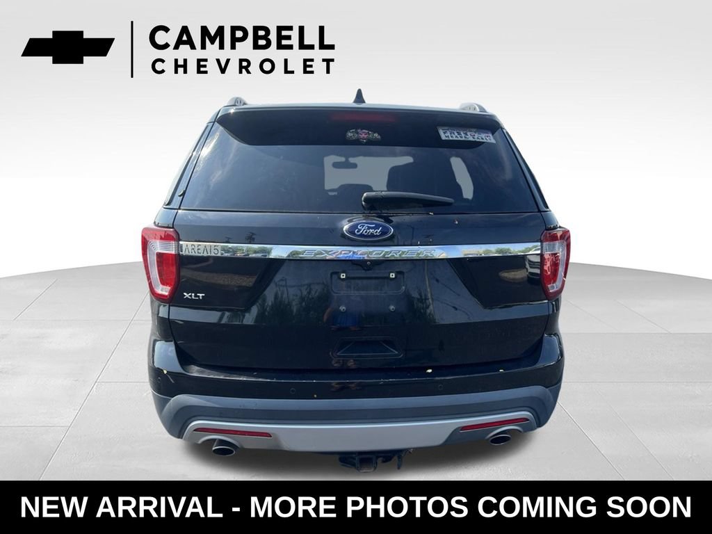 Used 2017 Ford Explorer XLT w/ Equipment Group 202A FWD image 4