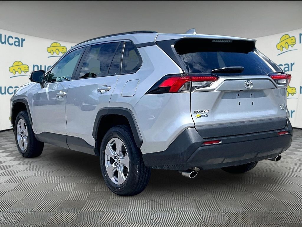 Used 2025 Toyota RAV4 XLE AWD/4WD image 4