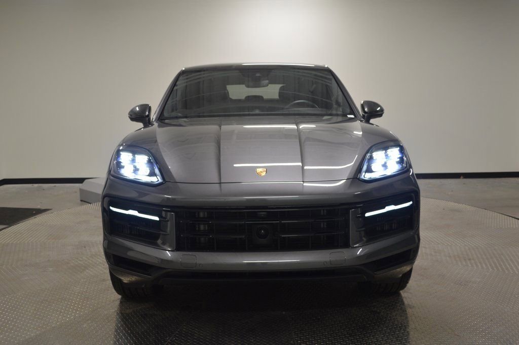 Certified 2024 Porsche Cayenne Coupe image 10