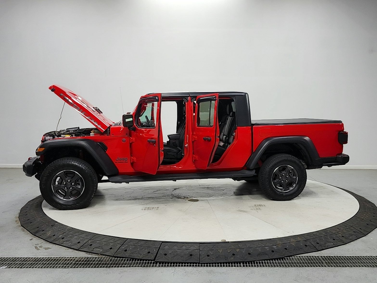 Used 2020 Jeep Gladiator Rubicon AWD/4WD image 12