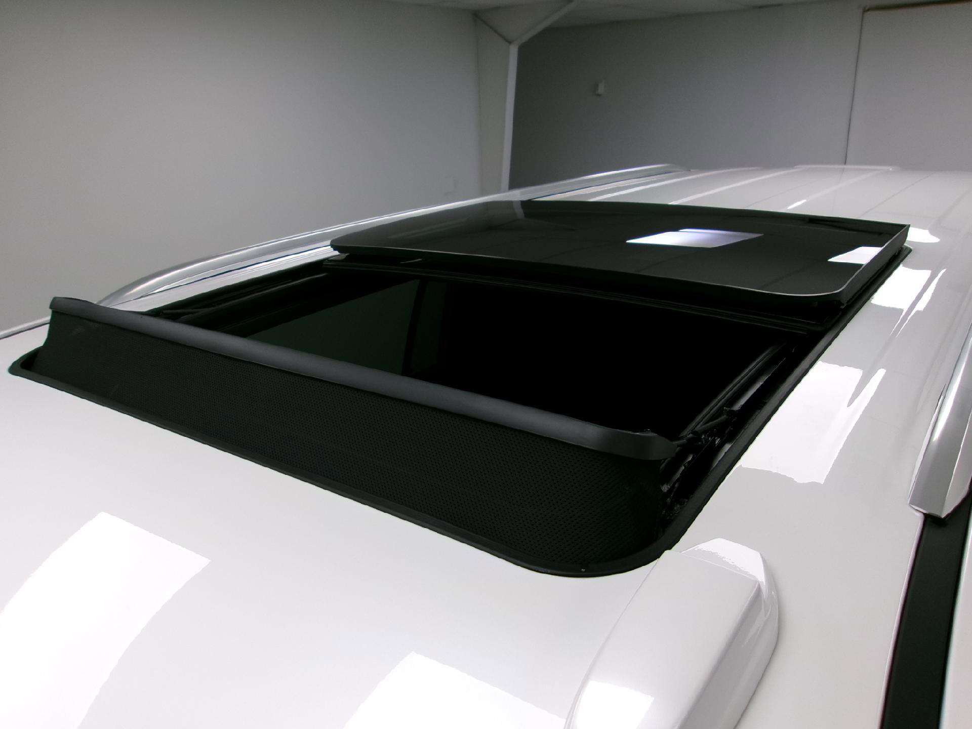 New 2025 Chevrolet Suburban High Country image 4