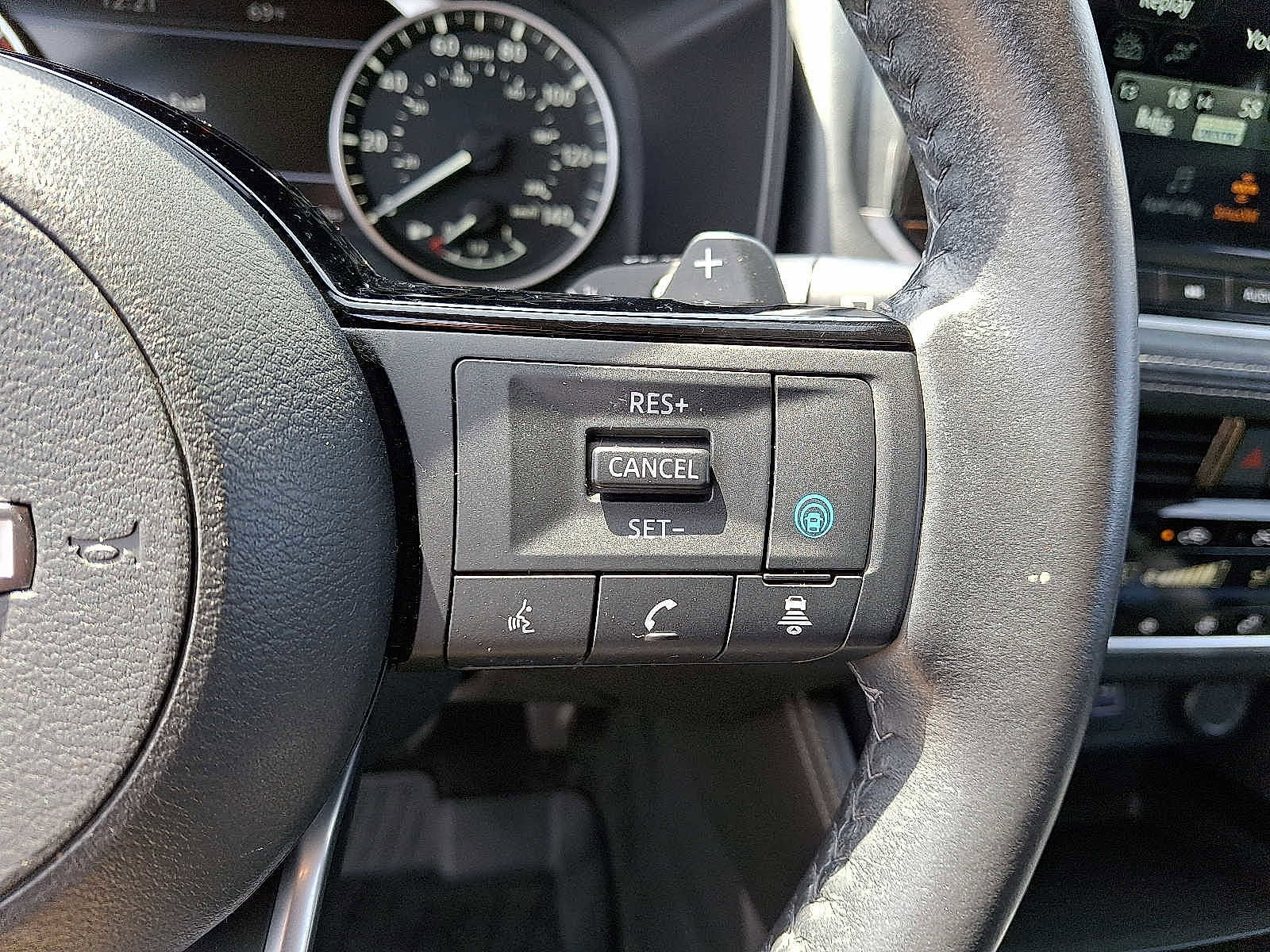 Used 2022 Nissan Rogue SL w/ SL Premium Package image 23