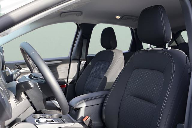 Used 2025 Ford Escape Active w/ Cold Weather Package AWD/4WD image 11