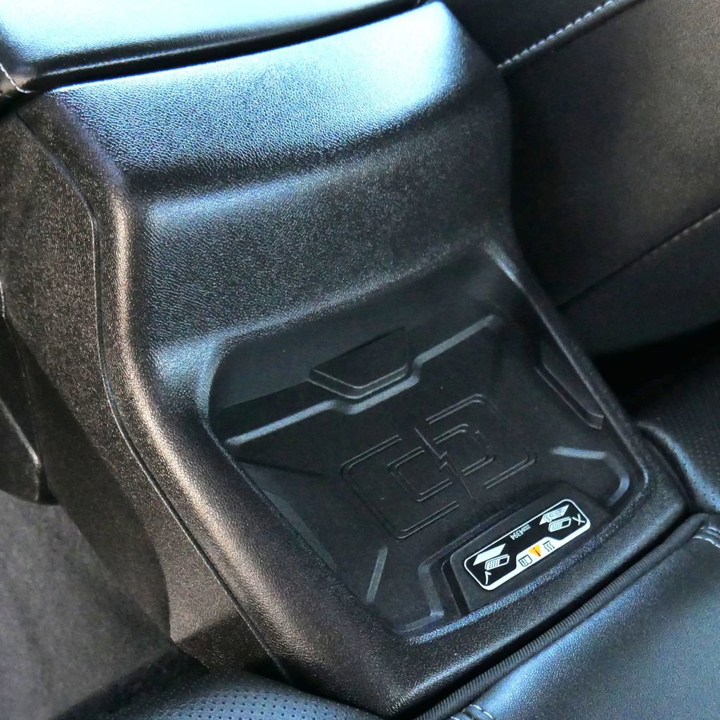 Used 2017 Chevrolet Camaro SS RWD image 33