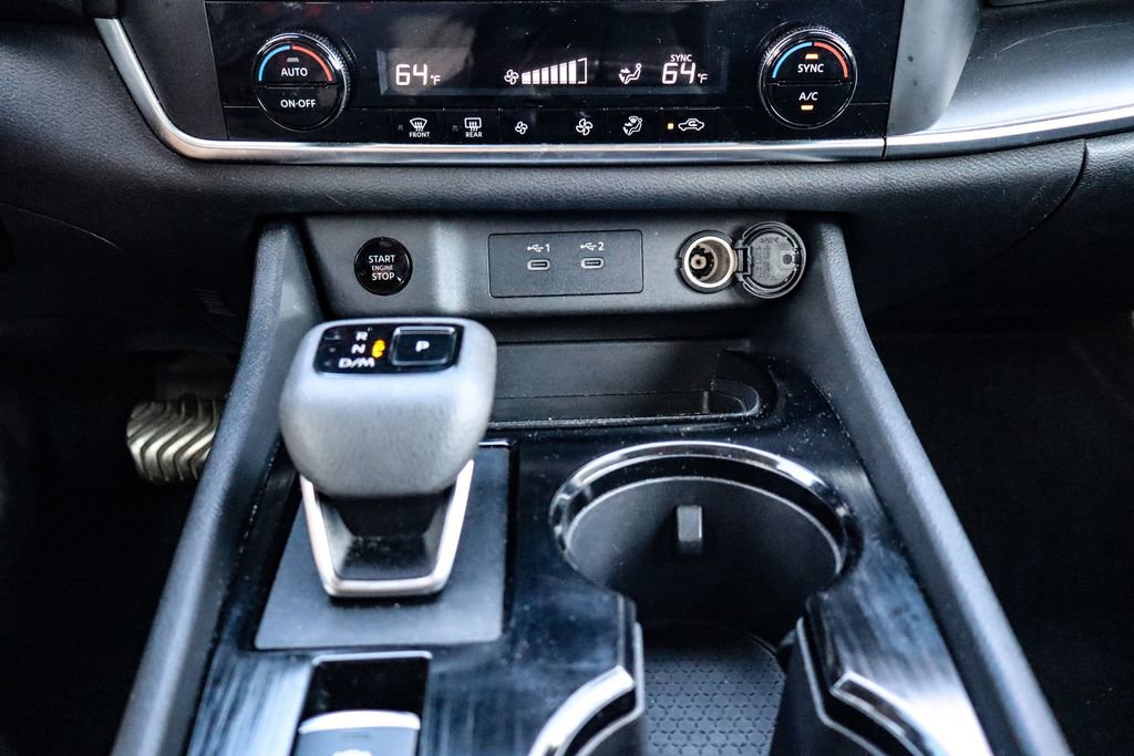 Used 2024 Nissan Rogue SV image 30