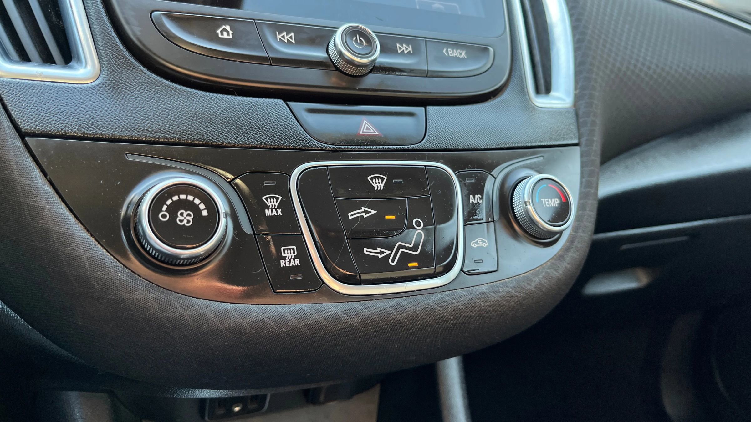 Used 2017 Chevrolet Malibu LT image 23