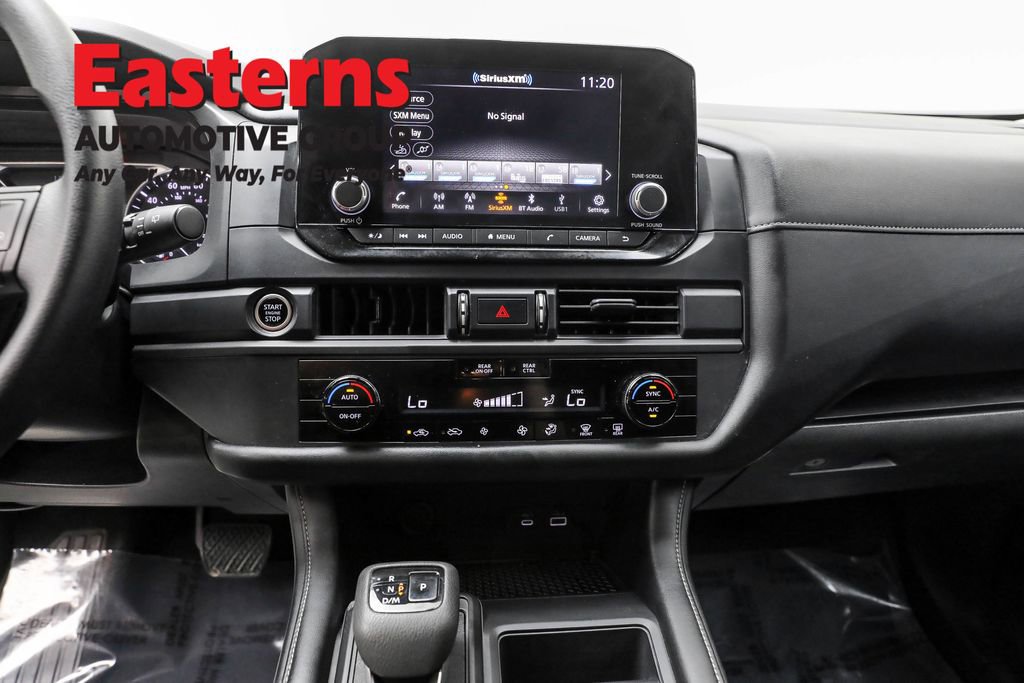 Used 2024 Nissan Pathfinder S image 12