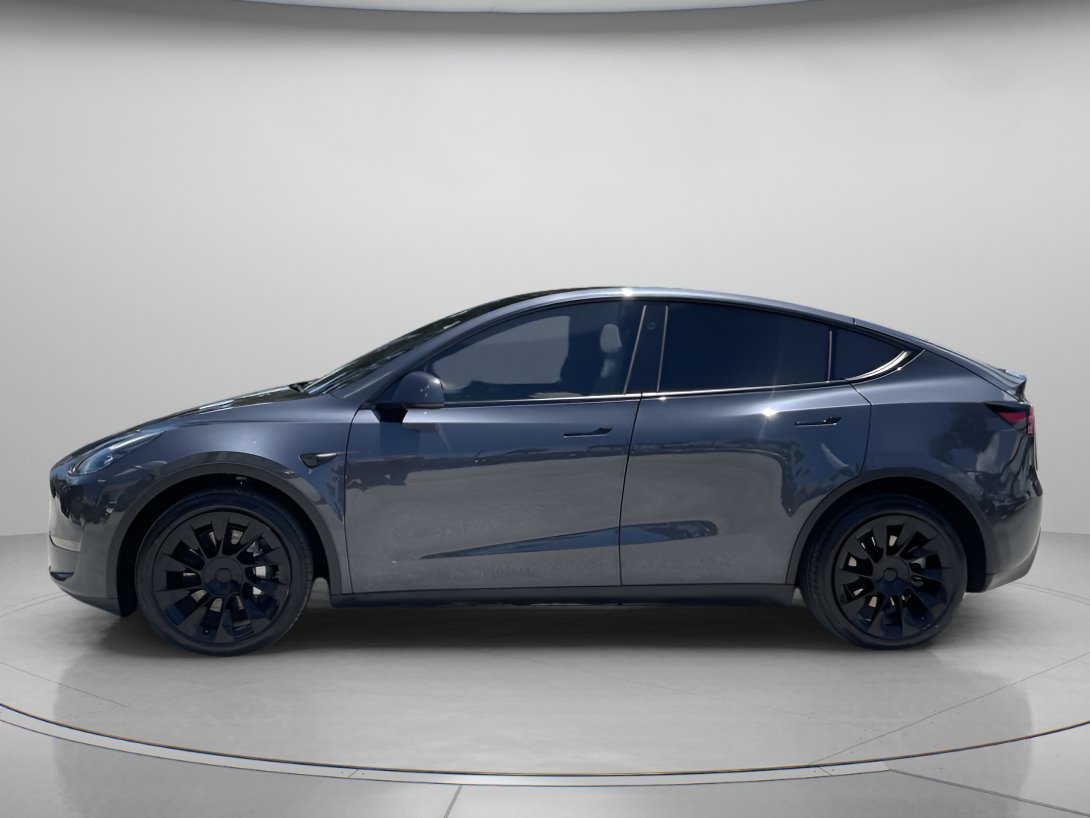 Used 2024 Tesla Model Y Long Range AWD/4WD image 5