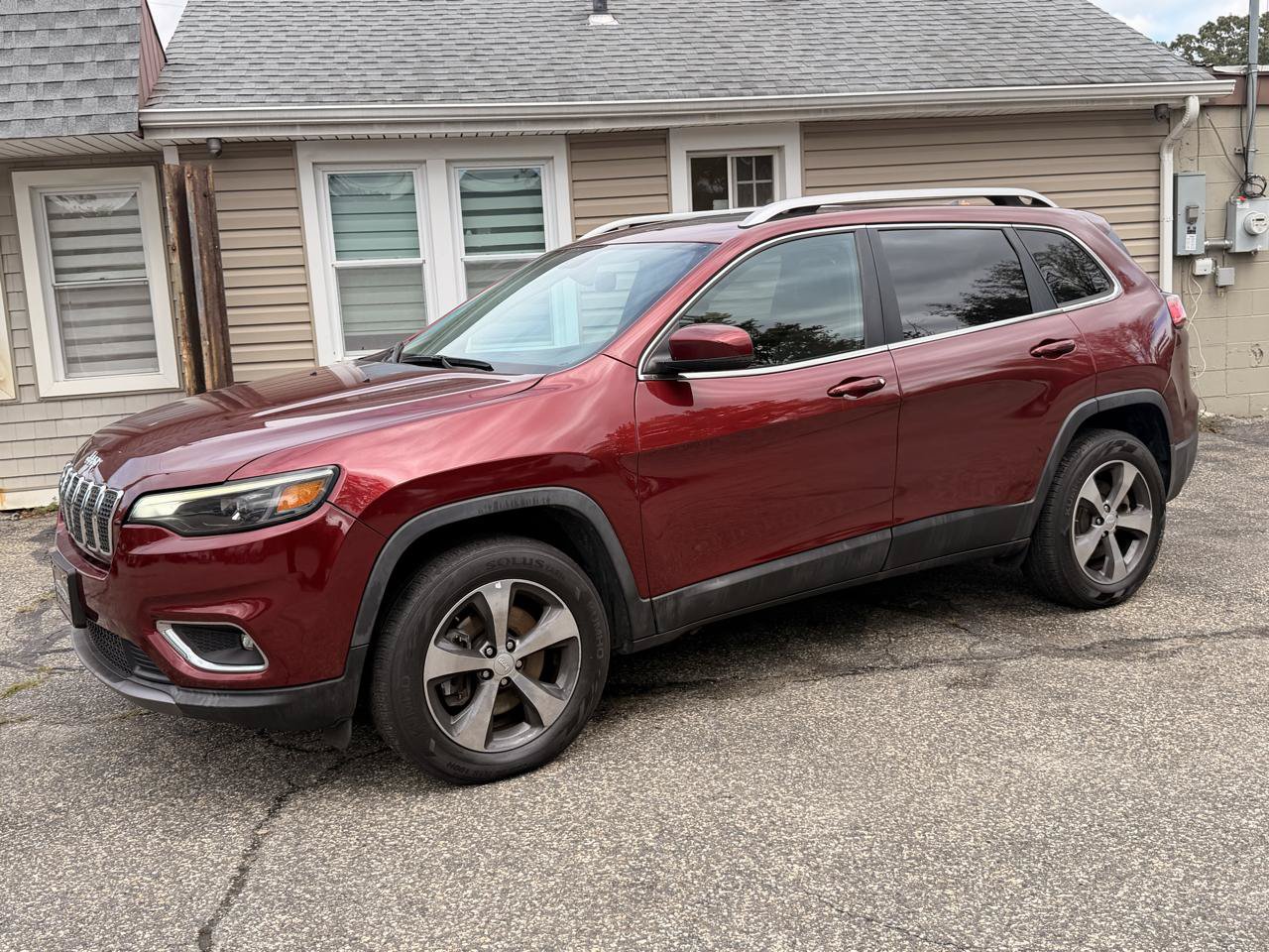 Used 2019 Jeep Cherokee Limited AWD/4WD image 2