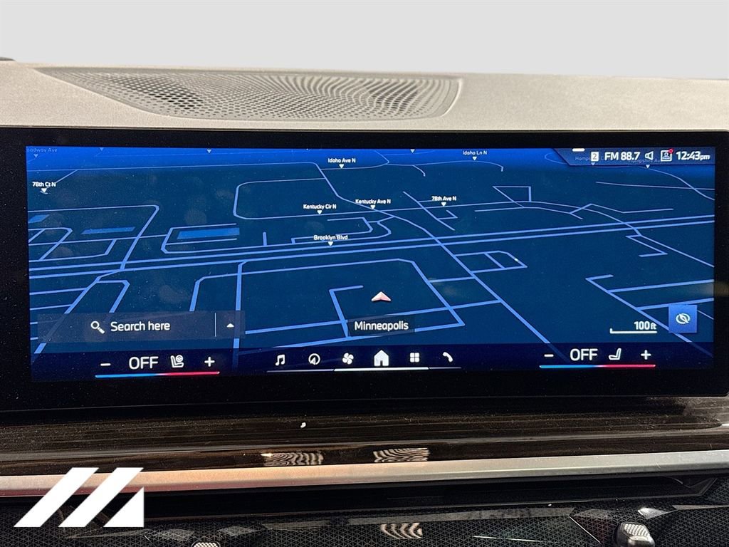 Used 2024 BMW X7 xDrive40i w/ Premium Package image 15