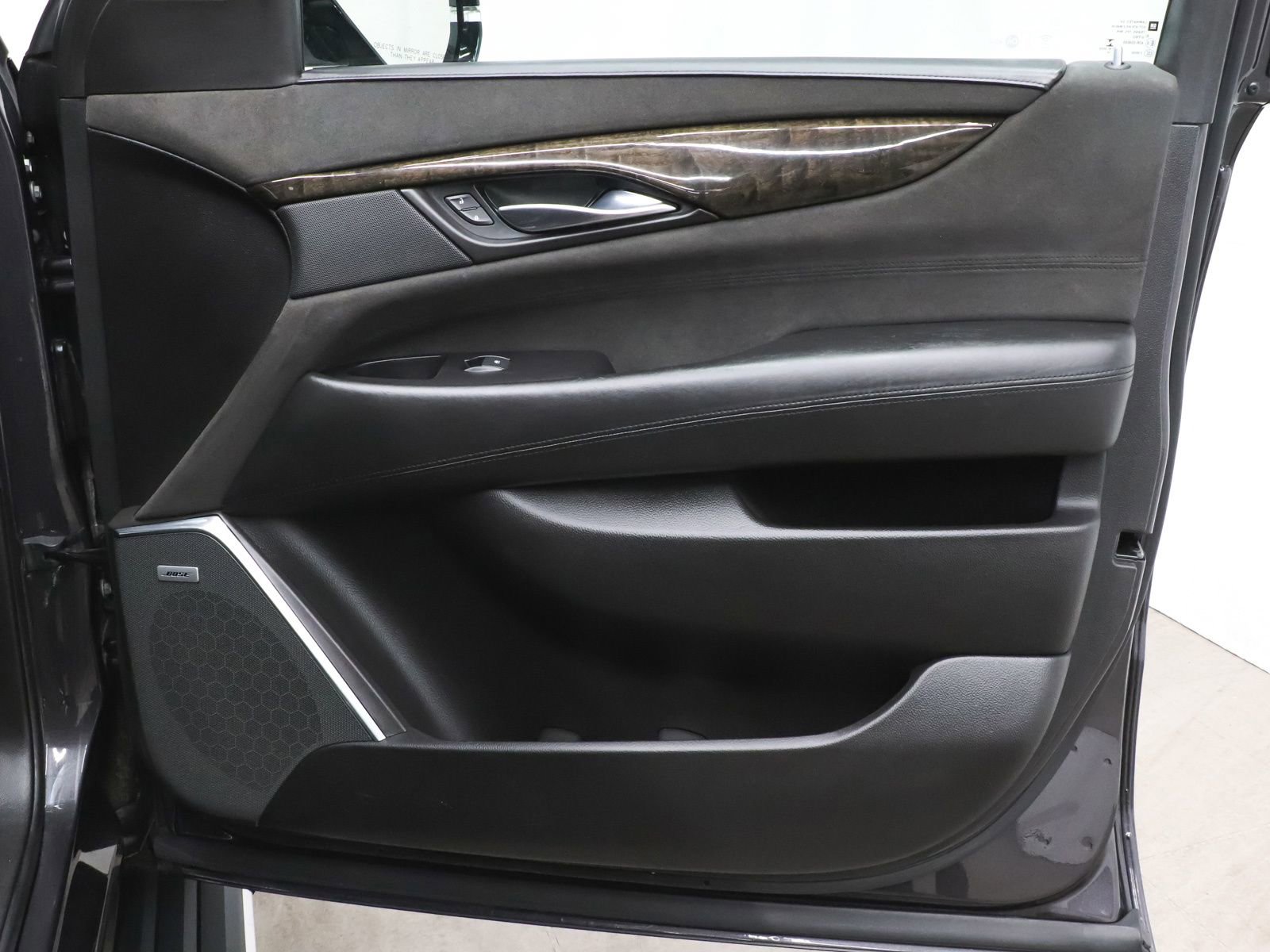 Used 2016 Cadillac Escalade Platinum image 19