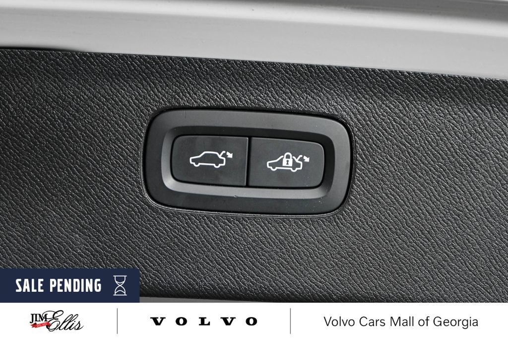 Certified 2021 Volvo XC90 T6 Momentum w/ Climate Package AWD/4WD image 32