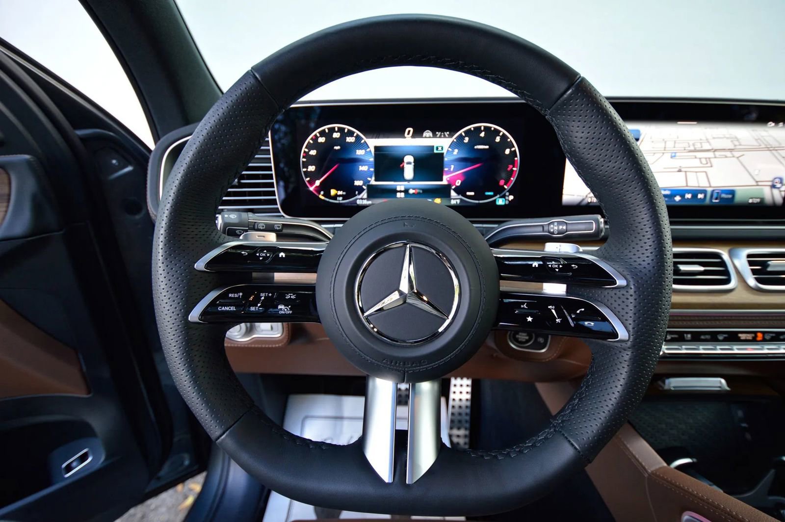 Used 2025 Mercedes-Benz GLS 580 4MATIC image 47