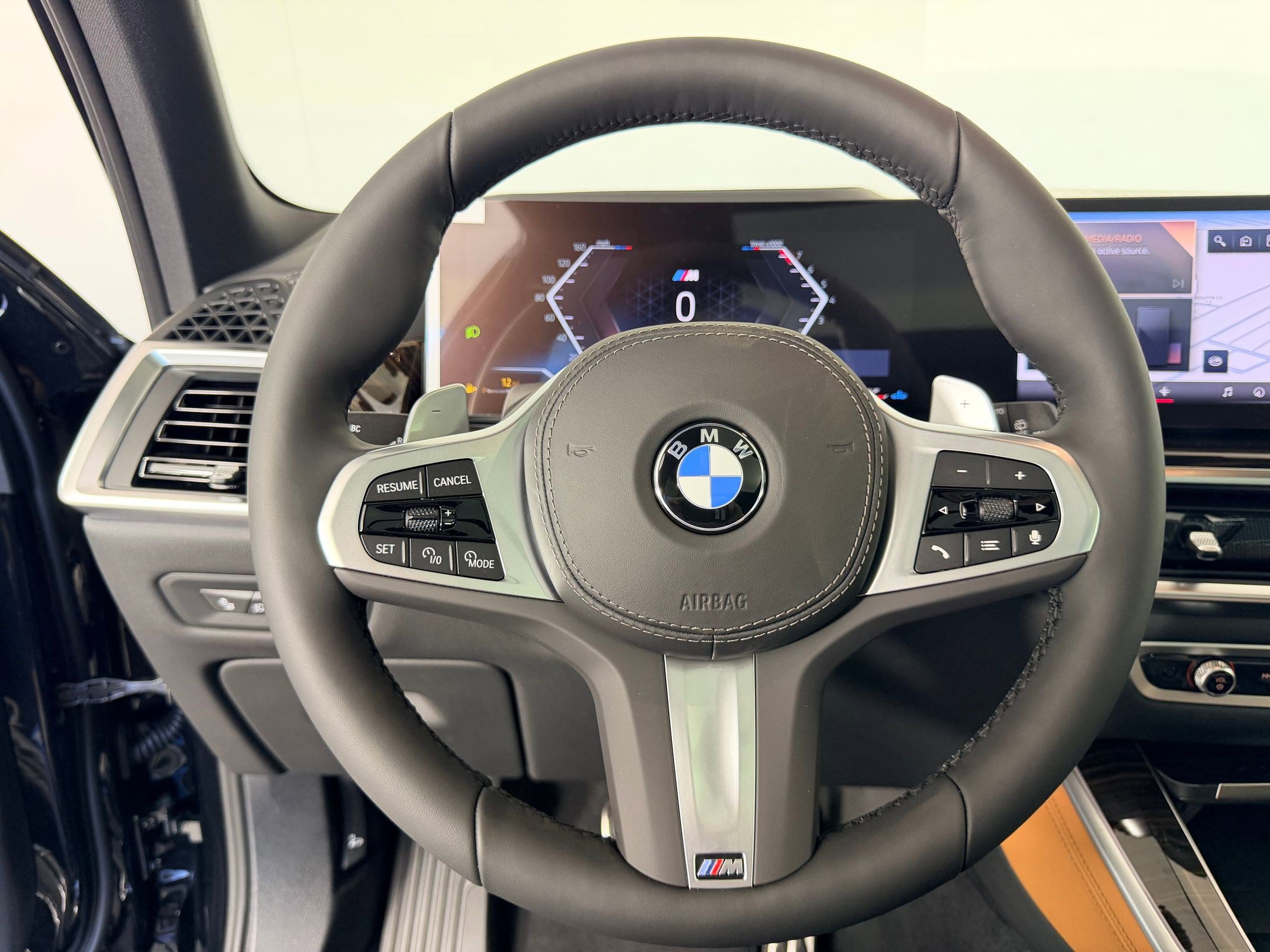 New 2026 BMW X5 xDrive40i w/ M Sport Package AWD/4WD image 15