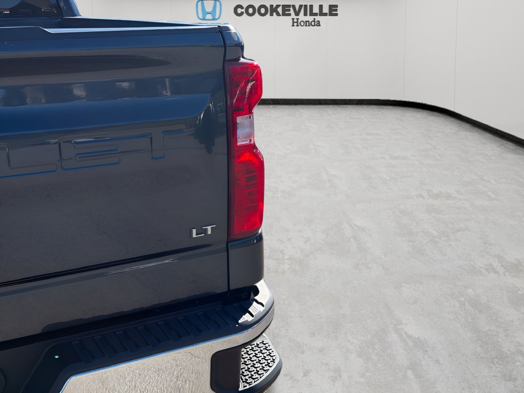 Used 2022 Chevrolet Silverado 1500 LT AWD/4WD image 7