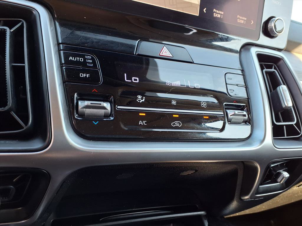 Used 2022 Kia Sorento EX w/ Panoramic Sunroof Package image 6