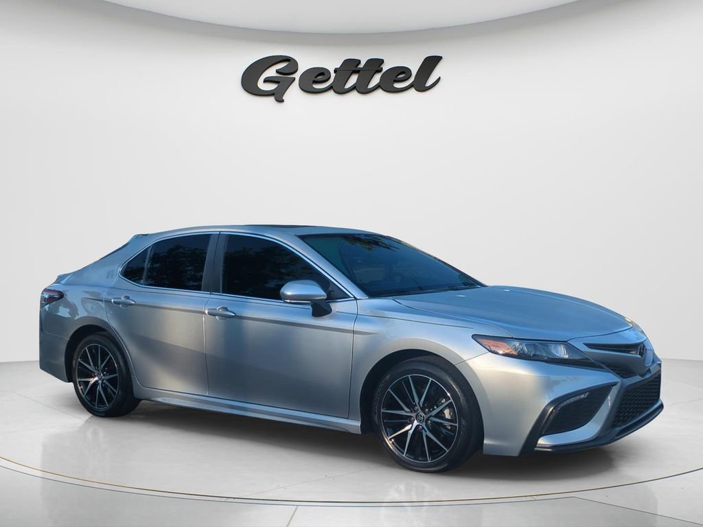 Certified 2023 Toyota Camry SE w/ Convenience Package FWD image 3