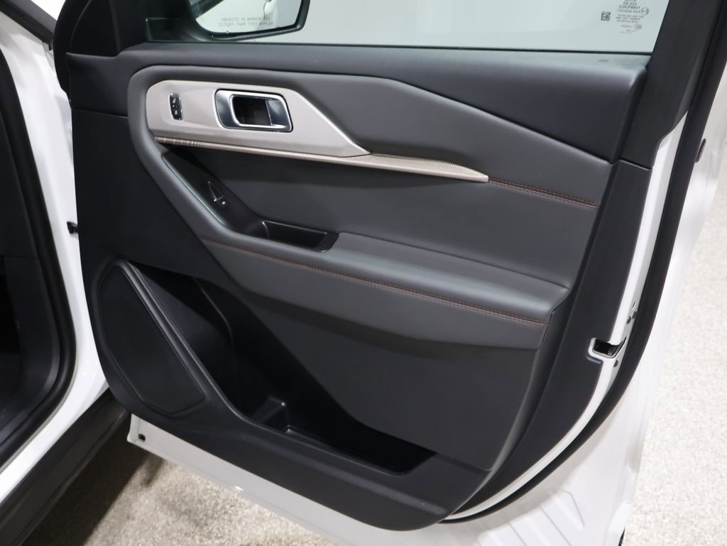 Used 2025 Ford Explorer Active image 26