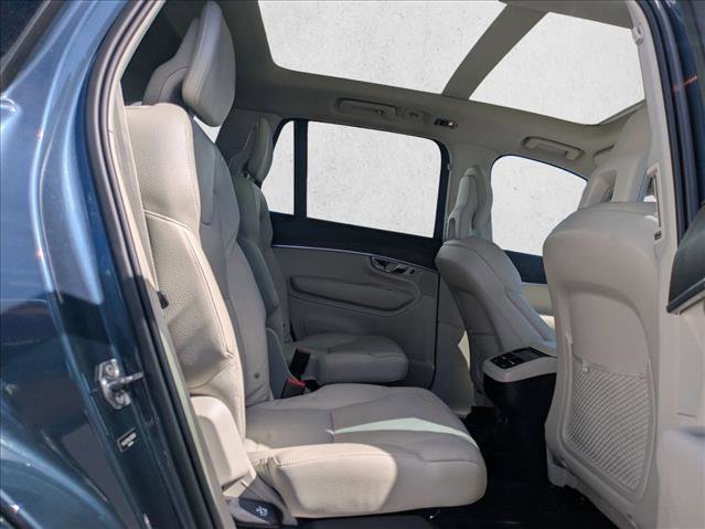 Used 2020 Volvo XC90 T6 Momentum w/ Protection Package image 22