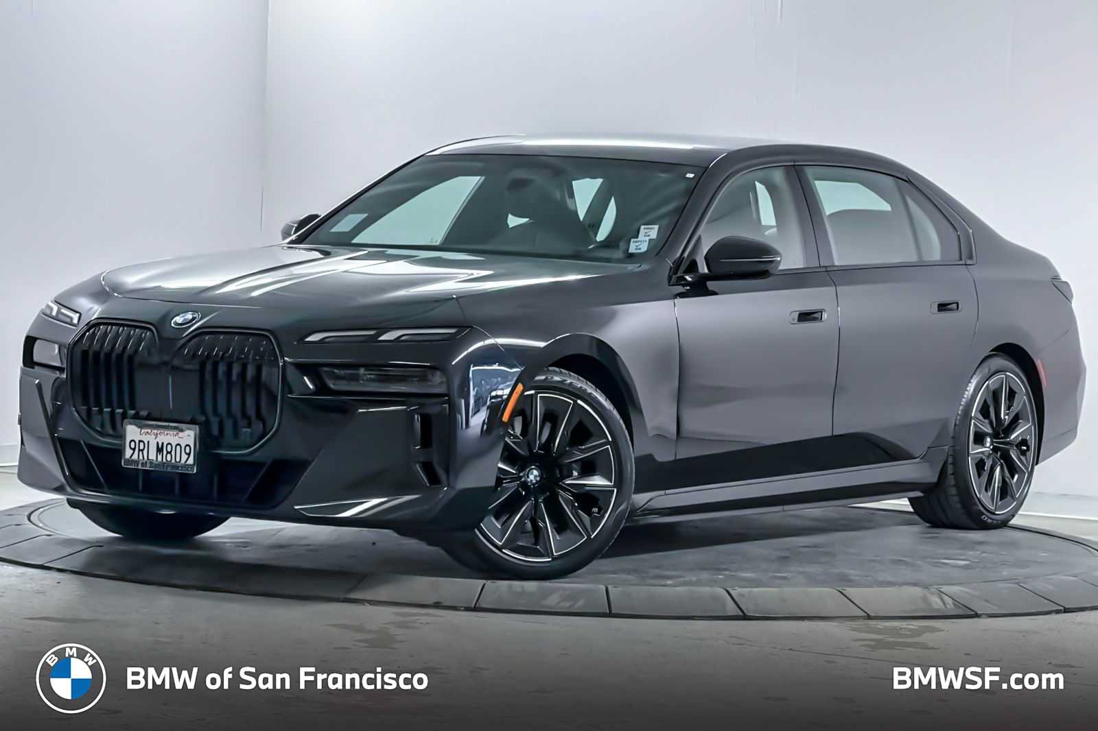 Used 2025 BMW i7 xDrive60 AWD/4WD image 1