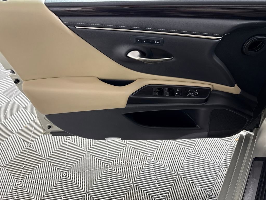 Used 2021 Lexus ES 350 w/ Premium Package image 10